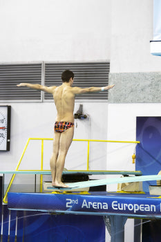 How to Become a Diving Judge