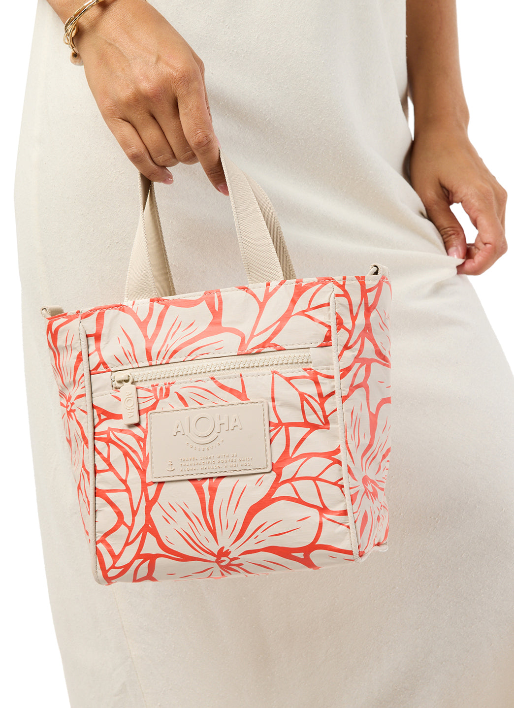 その他 aloha ALOHA Backyard Crossbody at SwimOutlet.com