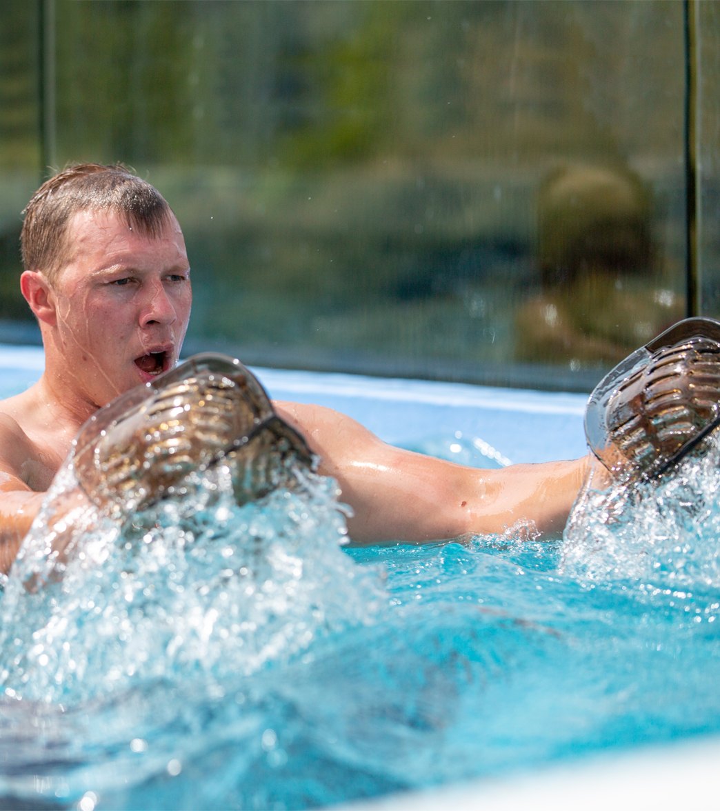 Hydrorevolution Aqualogix MEDIUM Resistance Bell at